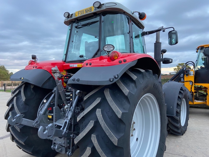 Massey Ferguson 7495