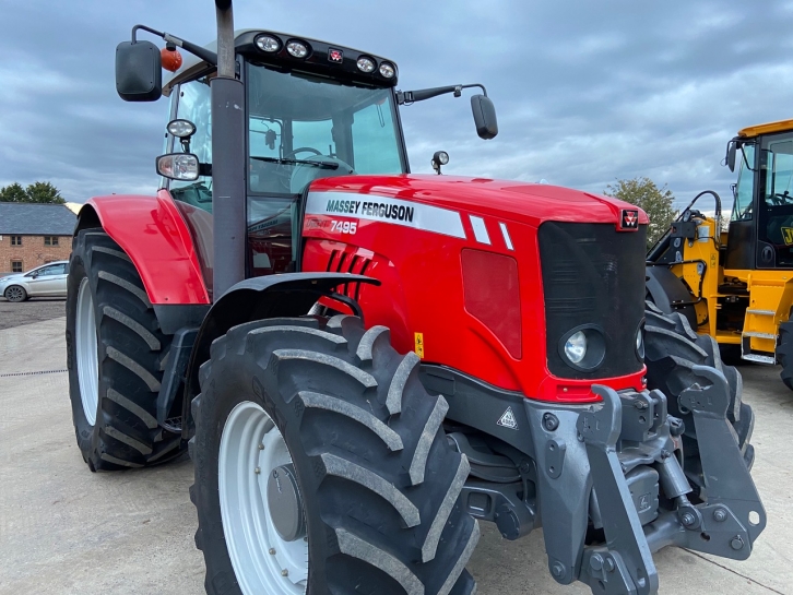 Massey Ferguson 7495