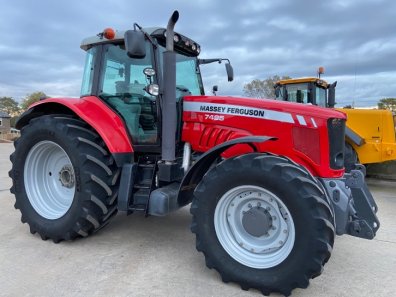 Massey Ferguson 7495