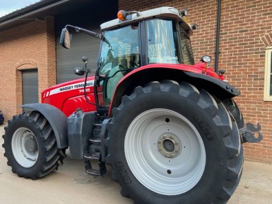 Massey Ferguson 7495