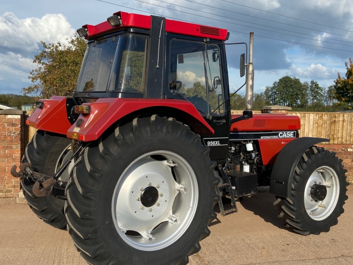 Case 956XL