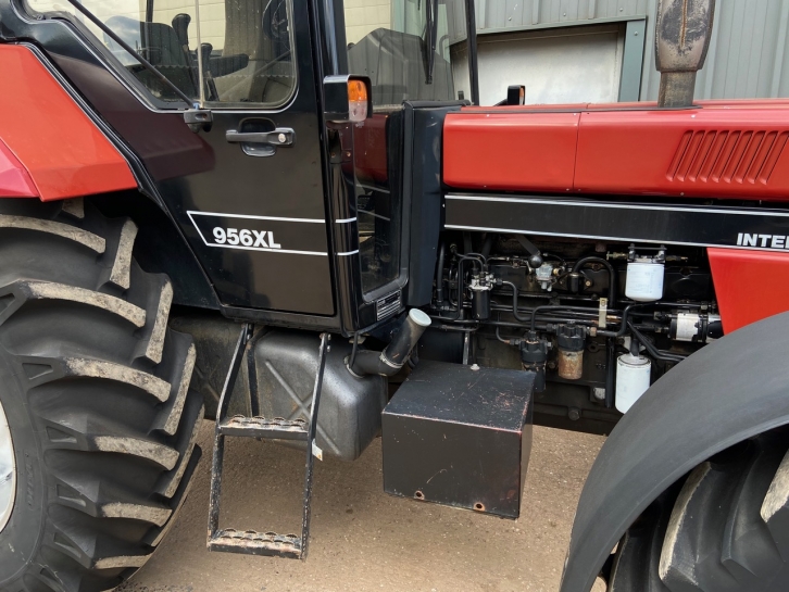Case 956XL