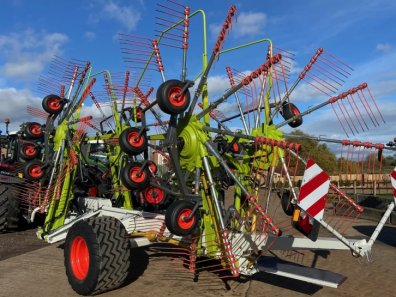 Claas Liner 3600 4 rotor rake
