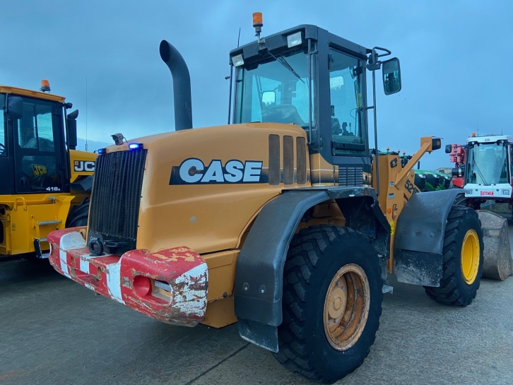 Case 521D loading shovel