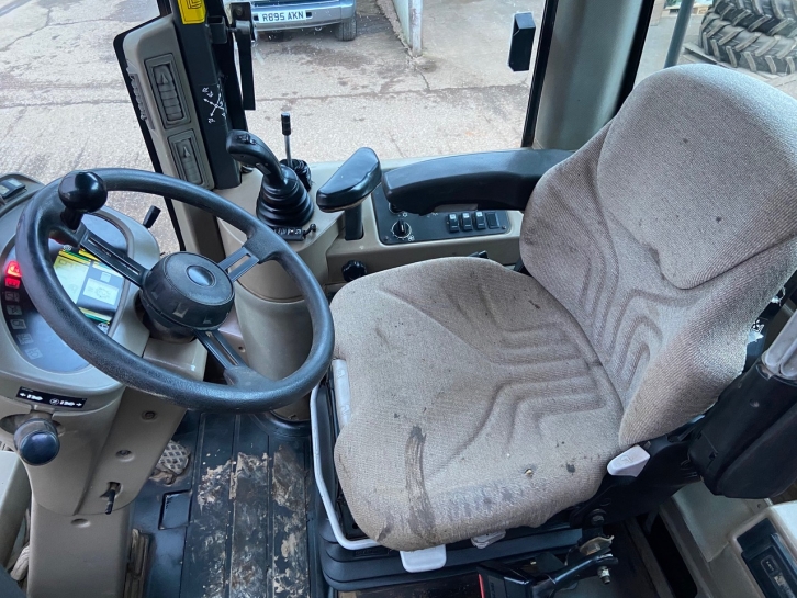 Case 521D loading shovel