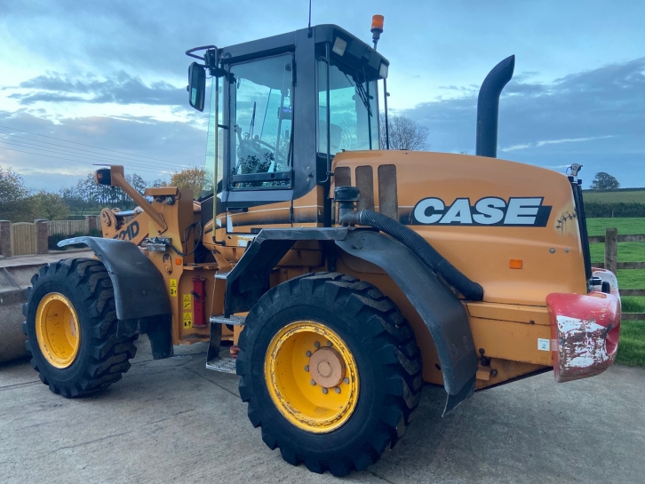 Case 521D loading shovel