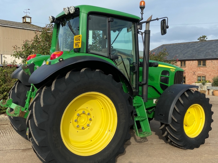 John Deere 6930