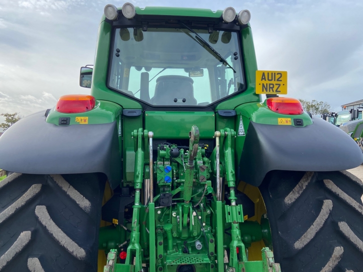 John Deere 6930