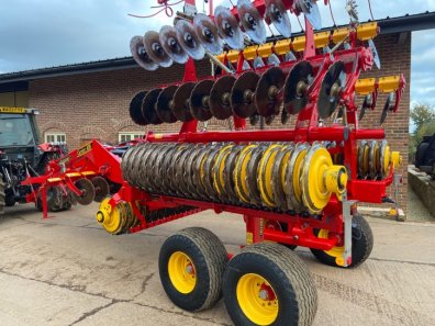 Vaderstad CR650 Carrier