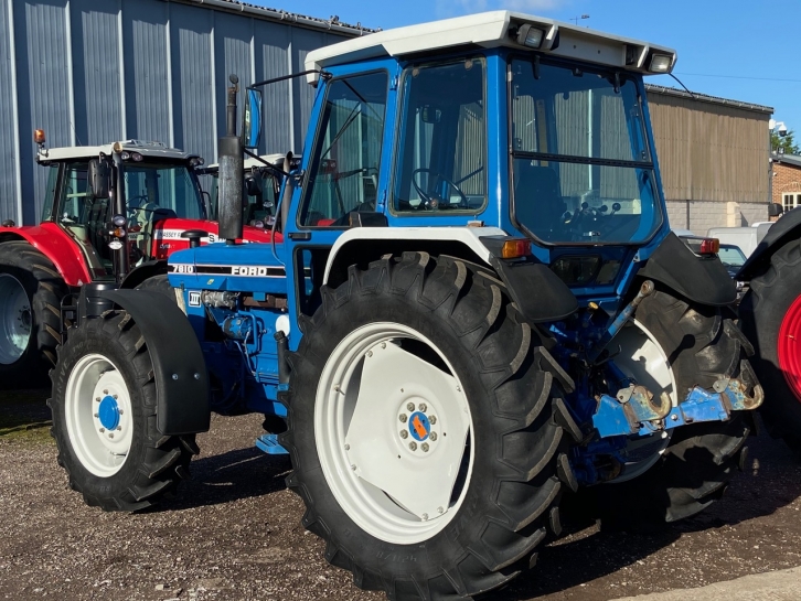 Ford 7810 III