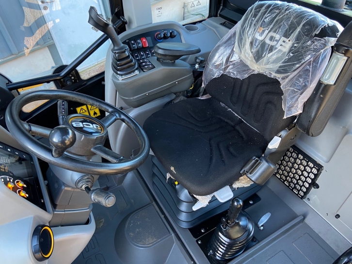 JCB 320S