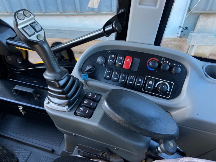 JCB 320S