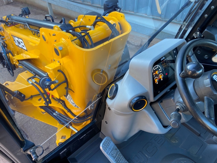 JCB 320S