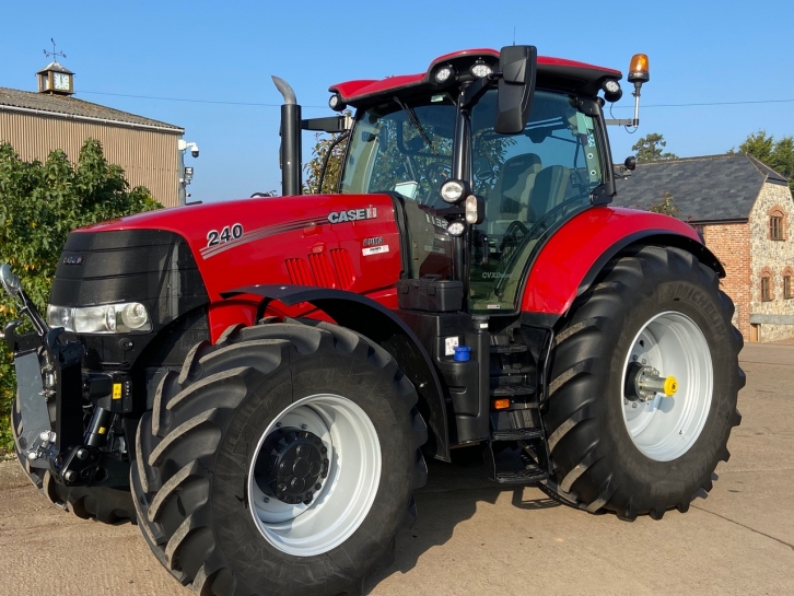 Case CVX 240