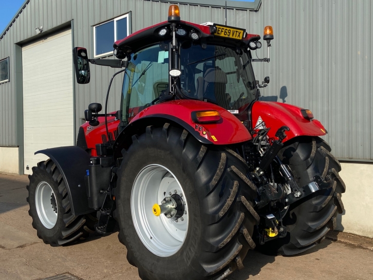 Case CVX 240