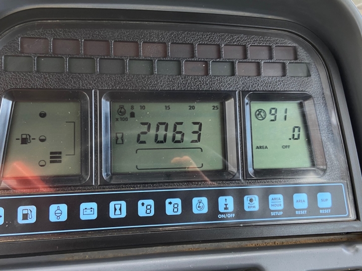 New Holland 8260