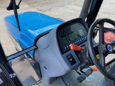 New Holland 8260