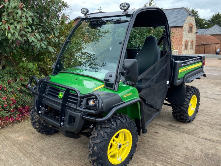 John Deere XVU 855M Gator