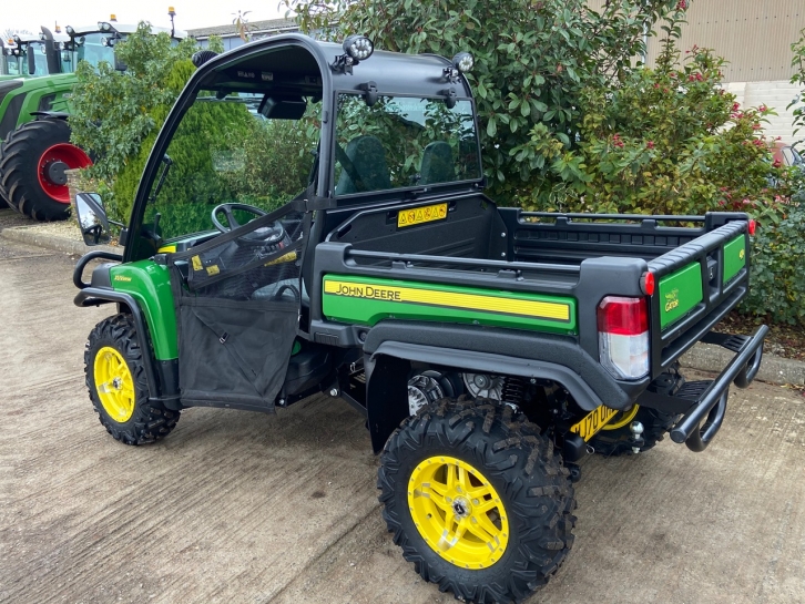 John Deere XVU 855M Gator