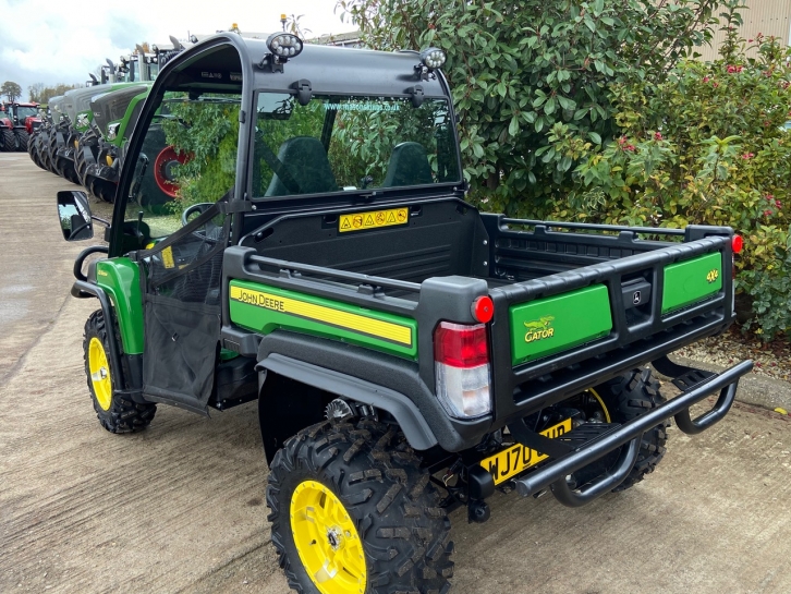 John Deere XVU 855M Gator