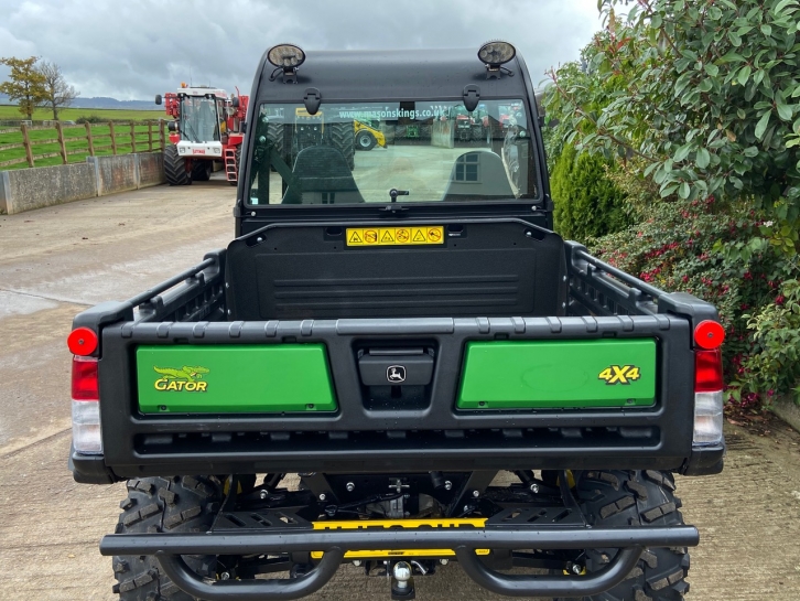 John Deere XVU 855M Gator