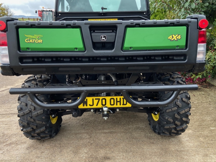 John Deere XVU 855M Gator