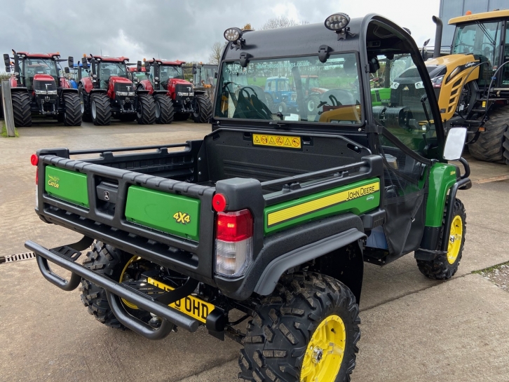 John Deere XVU 855M Gator