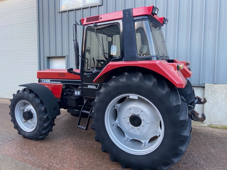 Case 956XL