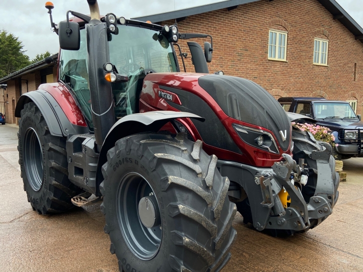 Valtra T214 Direct Unlimited