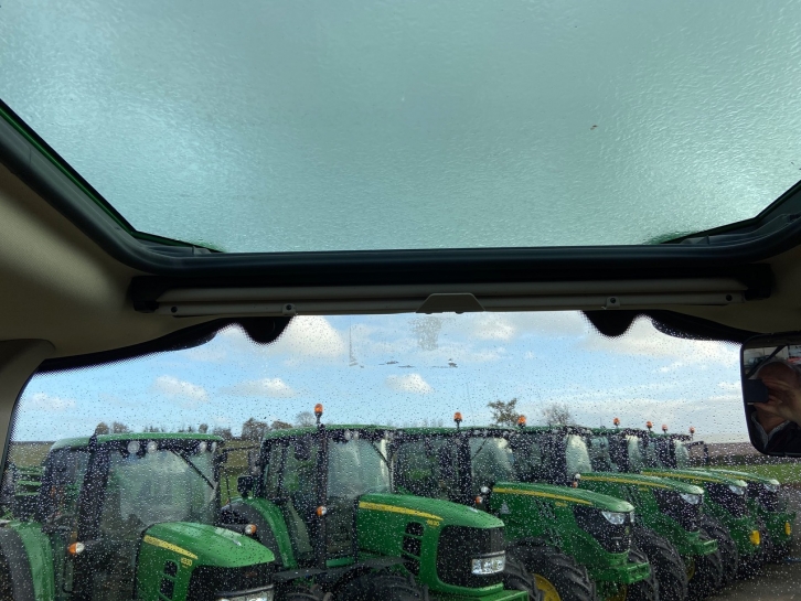 John Deere 6120M