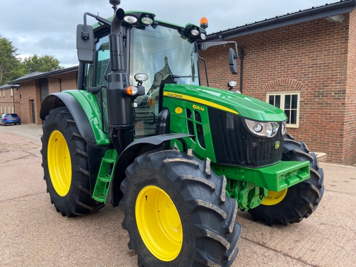 John Deere 6120M