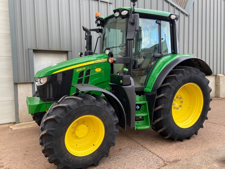 John Deere 6120M