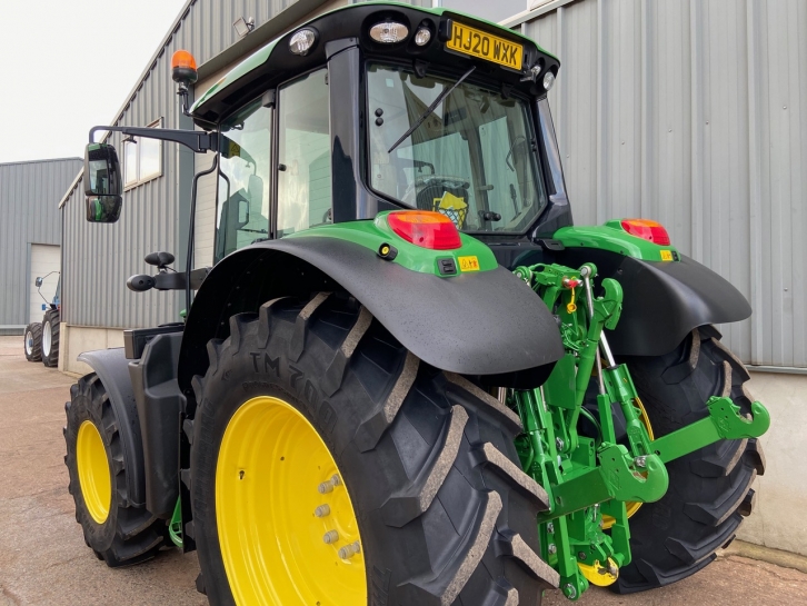John Deere 6120M