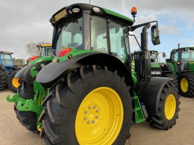 John Deere 6120M