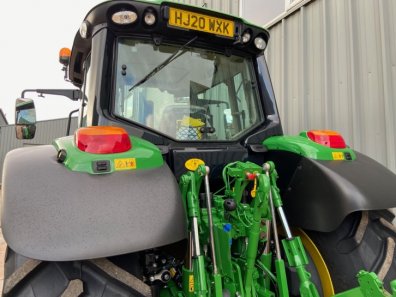 John Deere 6120M