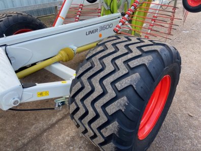 Claas Liner 3600 4 rotor rake