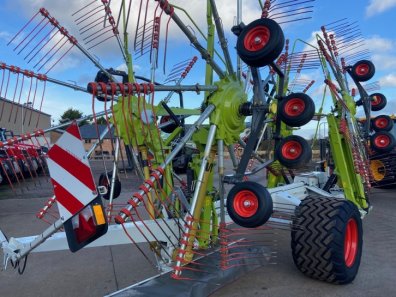 Claas Liner 3600 4 rotor rake