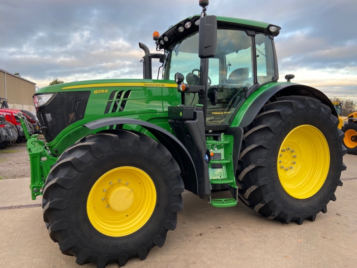 John Deere 6215R