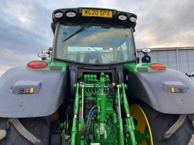 John Deere 6215R