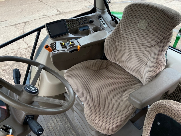John Deere 6130R