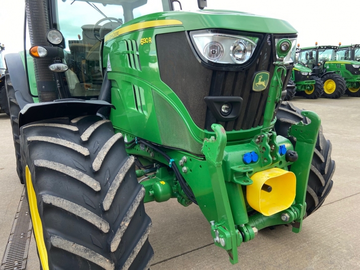 John Deere 6130R