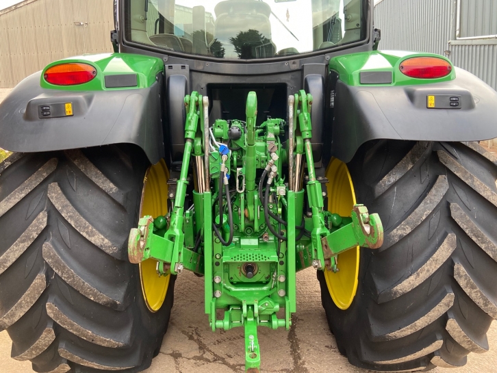 John Deere 6130R