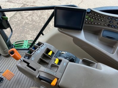 John Deere 6130R