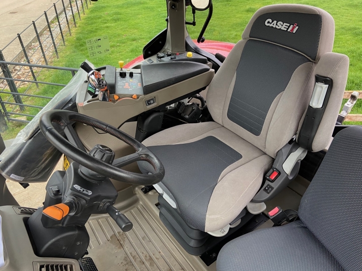 Case CVX 200