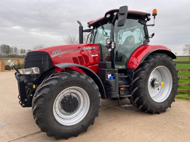 Case CVX 200