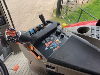 Case CVX 200