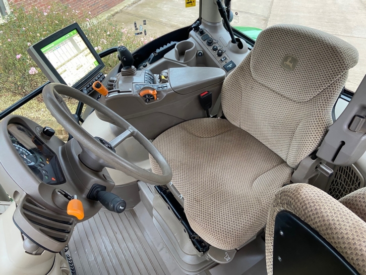 John Deere 6155R
