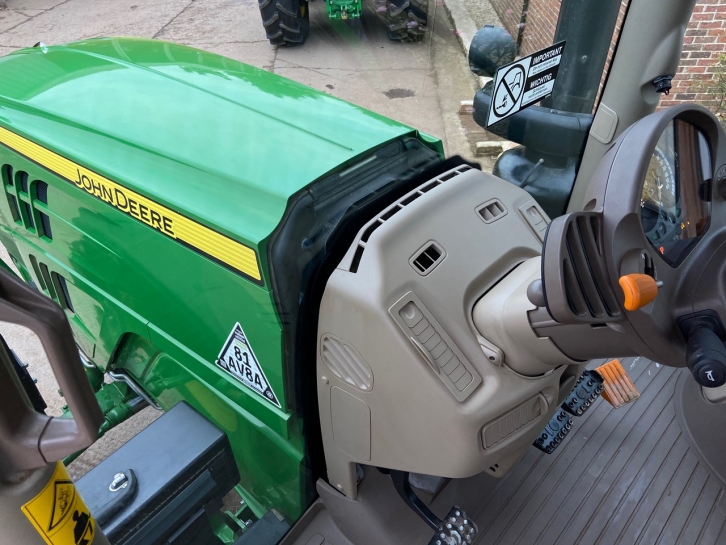John Deere 6155R