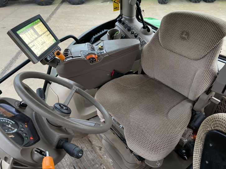 John Deere 6155R