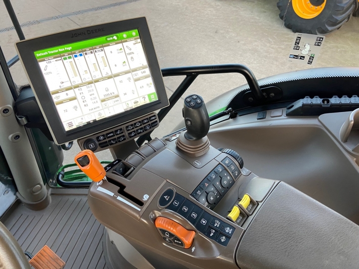 John Deere 6155R